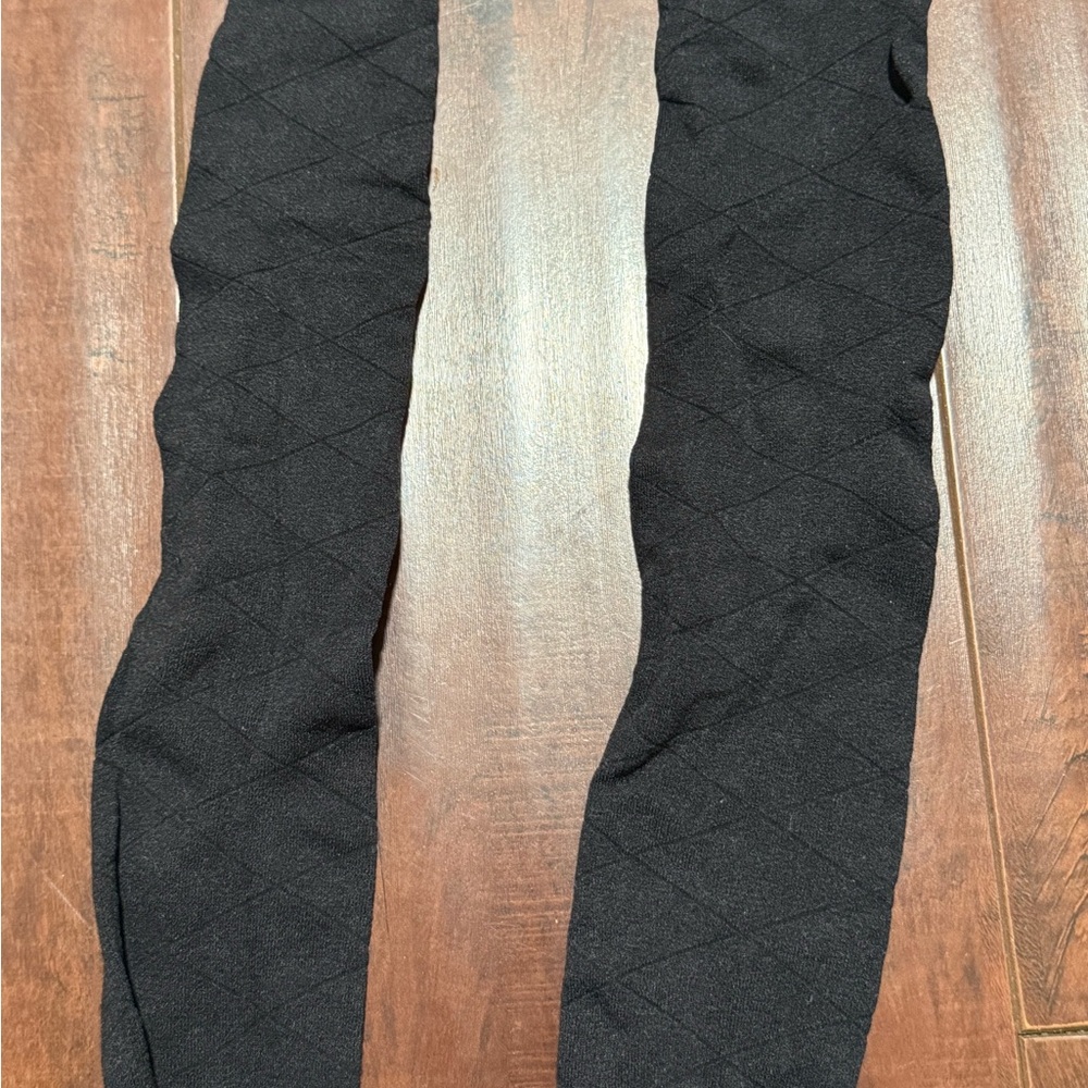 Kate Spade Elegant Black Diamond Patterned Tights - Picture 3 of 8